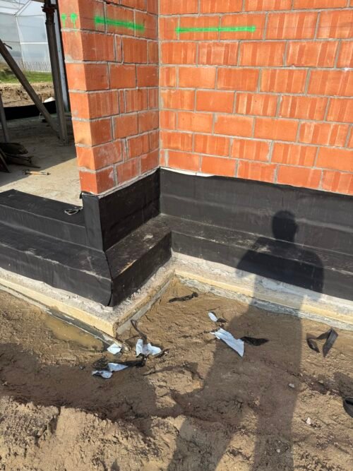 Nieuw bouwfundering inplakken in de restrix