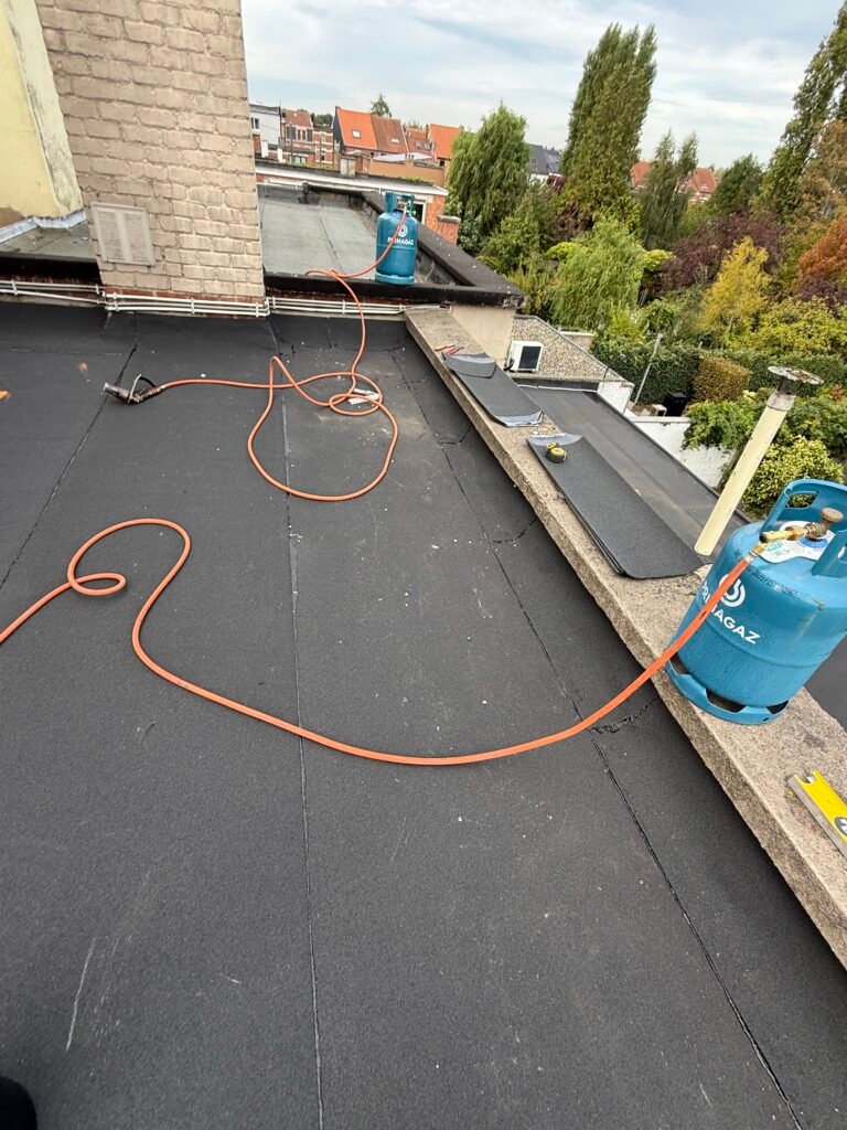 platdak renovatie sint niklaas roofing | MC Construct